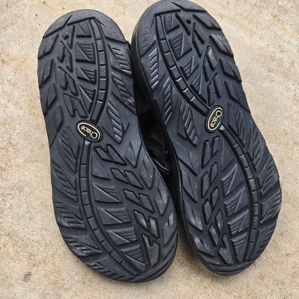 Chaco Z2 Classic Mens Sandals Black Athletic Hiking Water Shoes Toe Loop Size 10